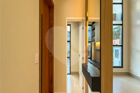 Indaiatuba - Condominio Sapezal - R$ 2.400.000,00 - Área Total 360,00 m² - Área Construída 213,32 m² - TÉRREA - 03 suítes sendo a master com closet; - Escritório; Lavabo; Cozinha com cooktop e planejados; Gourmet com churrasqueira; Ambientes preparados para ar condicionado; Piscina com cascata,