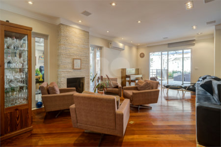 Casa à venda com 3 suítes no condomínio Villa Splendore, São Paulo - SP