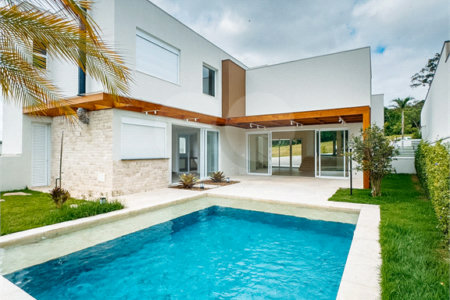 Indaiatuba- condomínio Villa dos Pinheiros - Venda - R$ 6..900.000.00 - Locação - R$ 35.000,00, mais encargos - Terreno 556.00 m2- Sobrado com 420 ms2 de área construída -2 vagas de garagem cobertas e 2 descobertas - Sala de estar e jantar integradas com pé direiduplo - espaço gourmet privado c