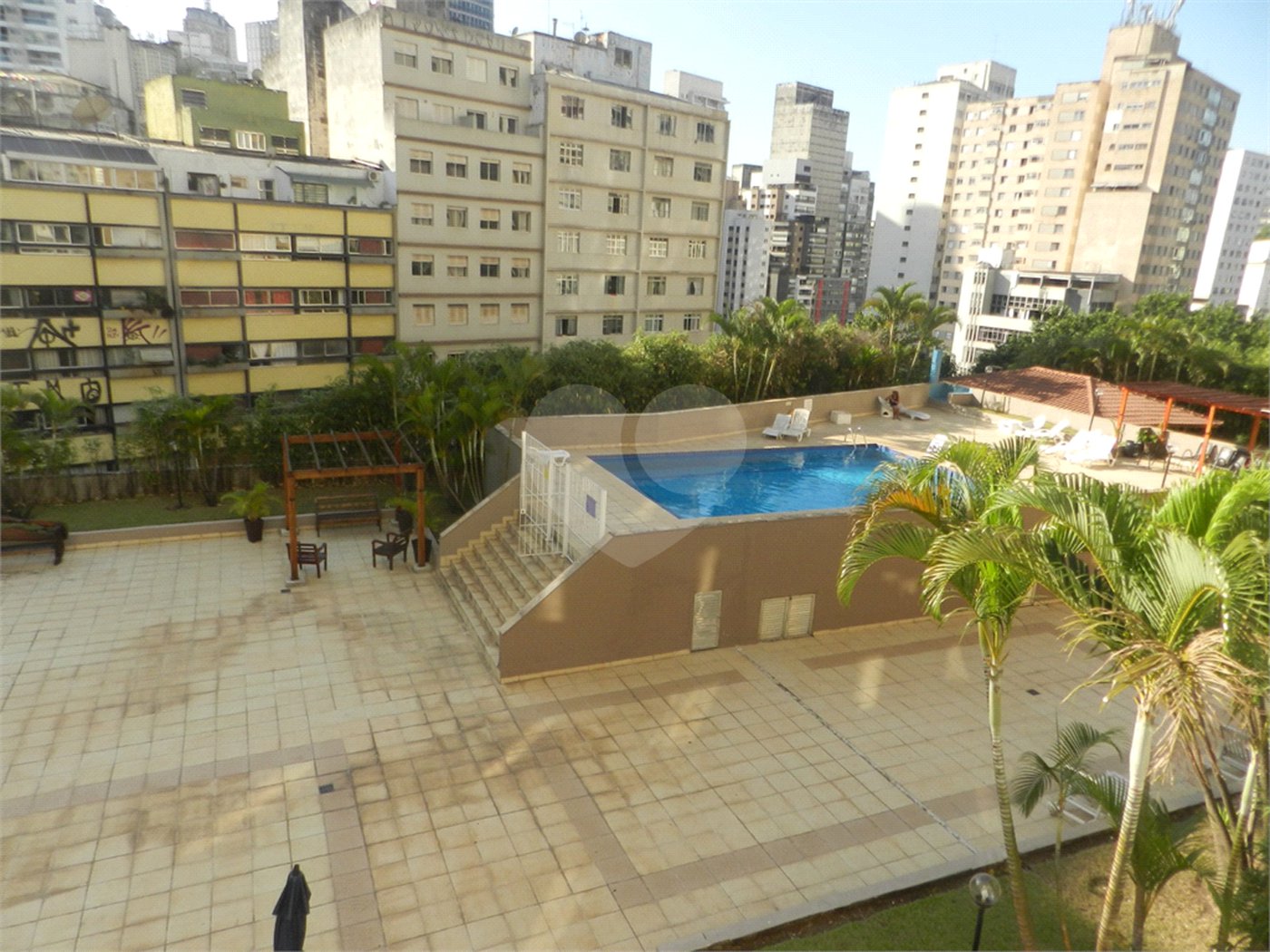 Apartamento mobiliado na Bela Vista de 36m² com 1 vaga de garagem.