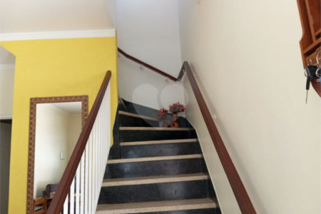 Terreno á venda com 2 casas na Vila Rosália, Guarulhos, SP.