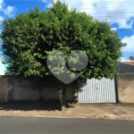 Terreno á venda no Jardim Tangara.