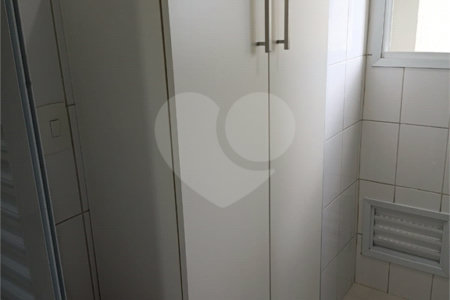 Apartamento na Região da Mooca. Excelente Localização com 3 Dormitórios sendo 1 Suíte e 2 Vagas de Garagem