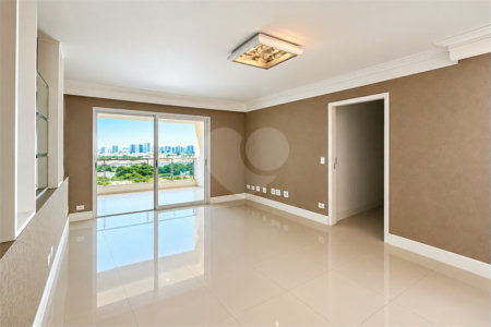 Cobertura de 260 m² em São Bernardo do Campo, com 4 dormitórios, 3 suítes, piscina privativa, espaço gourmet e vista livre. Viva esse privilégio! Agende sua visita e encante-se!