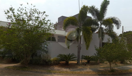 Casa à venda com 4 quartos, sendo 2 suítes,  no condomínio Parque Espraiado, São Carlos - SP