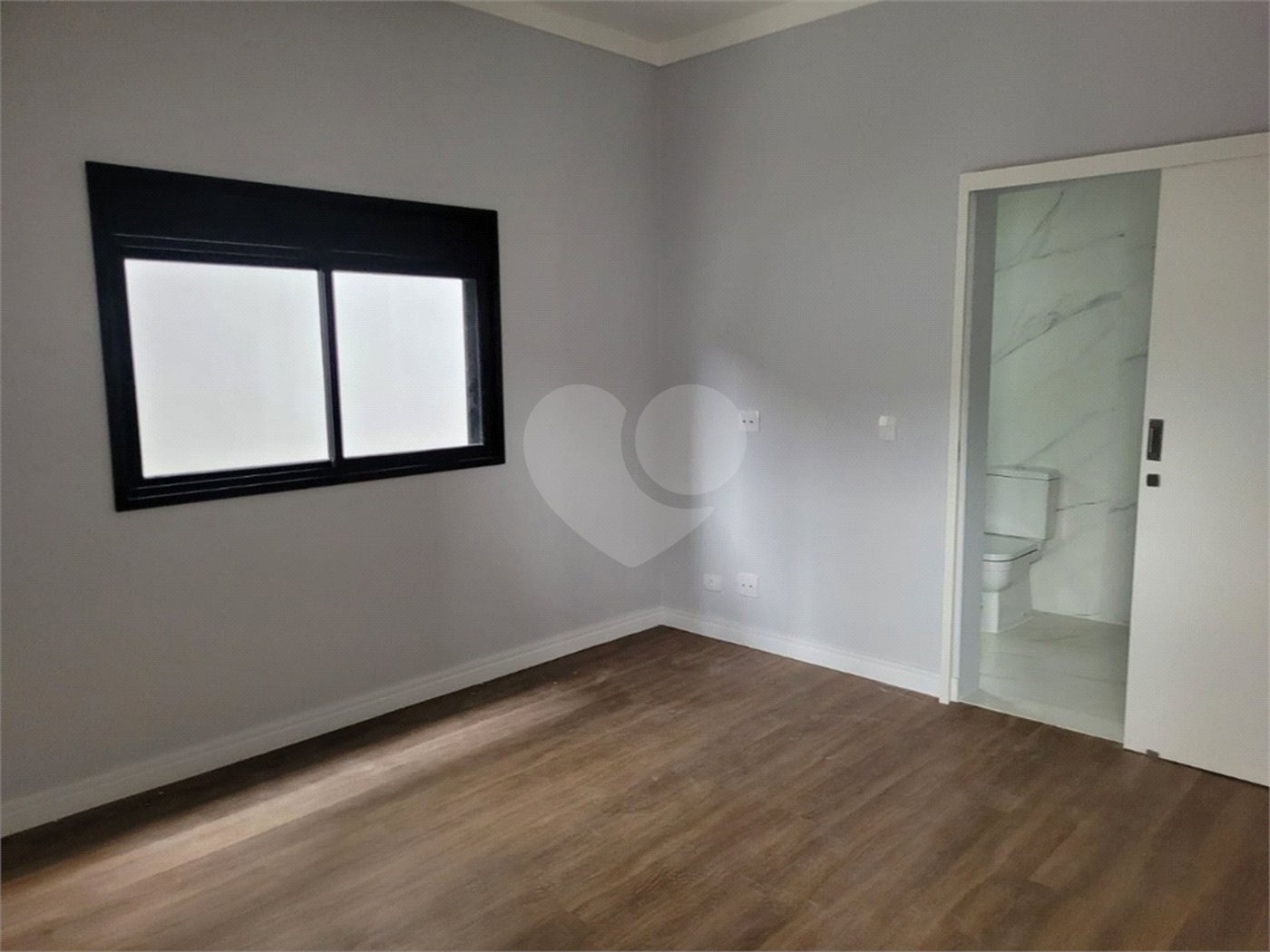CASA A VENDA NO CONDOMINIO RESERVA RUDÁ COM PISCINA, 3 SUÍTES, 2 VAGAS, SÃO JOSÉ DOS CAMPOS/SP.