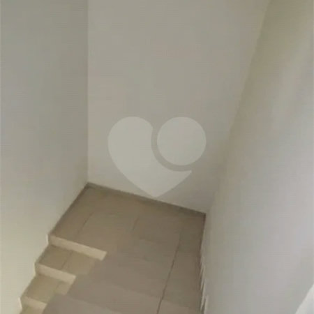 Sobrado à venda em Santo André , com 179m² , 2 dormitórios , sendo 1 suíte e 5 vagas.