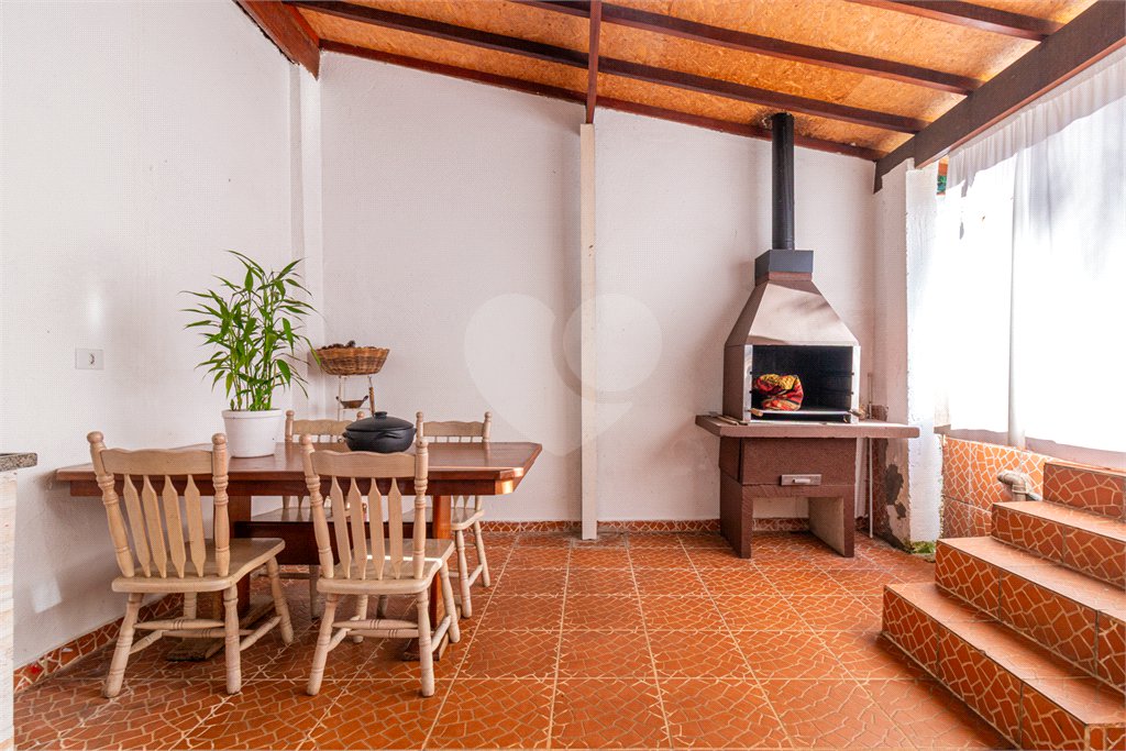 Casa à venda com 3 quartos, sendo 1 suíte,  em Chácara Monte Alegre, São Paulo, SP