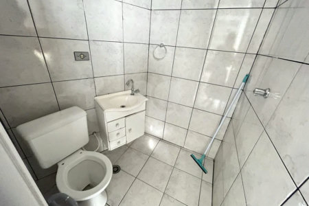 SOBRADO PARA LOCAÇÃO NO PARQUE DOMINGOS COM 03 DORM 01 SUITE 02 VAGAS DE GARAGEM