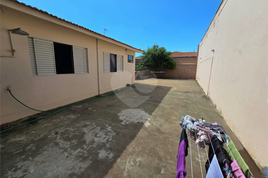 Casa à venda com 3 quartos, sendo 1 suíte, no Cidade Jardim, Pirassununga - SP