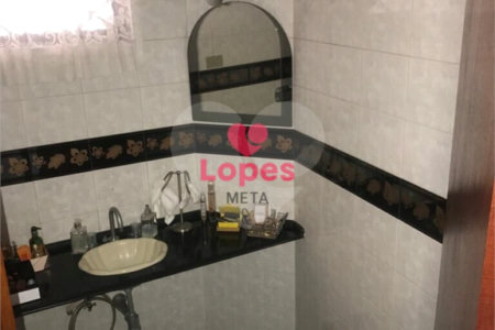 Excelente Casa a Venda no Bairro Jardim Esplanada, 3 dormitórios, sendo 2 suites São José do Campos