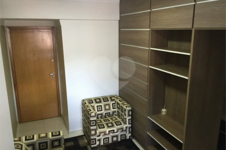 VENDE-SE STUDIO MOBILIADO CENTRO DE SÃO CARLOS.