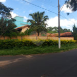 Casa térrea com piscina no Residencial Samambaia.