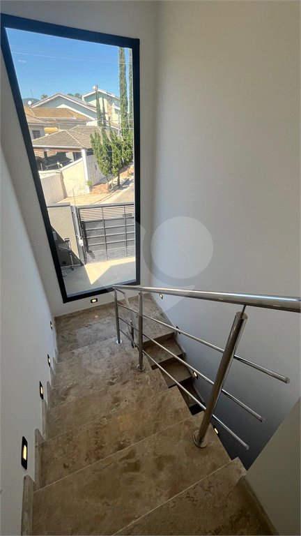 Casa Assobradada com 3 suítes na Vila Thais em Atibaia