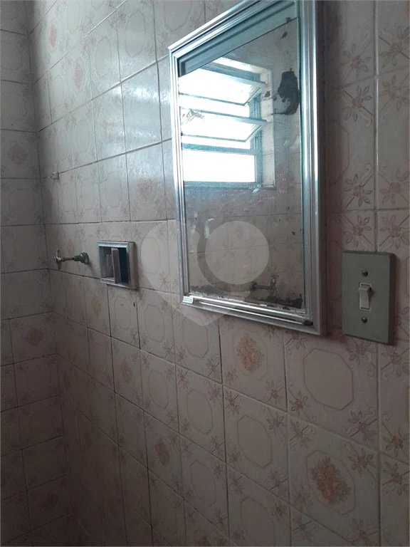 Kitnet Compacta na Liberdade – 33m² | Portaria 24h | Aceita Pets