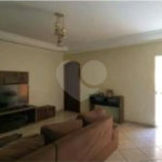 Casa com 205m² , 3 dormitórios , sendo todos suítes , 5 vagas , á venda no bairro Bangú em Santo André.