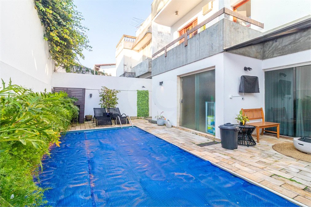 Sobrado à venda com 3 quartos, sendo 1 suíte, em Jardim Prudência, São Paulo, SP