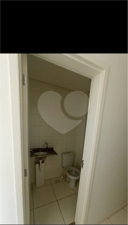 Apartamento no Condomínio Flor de Liz.