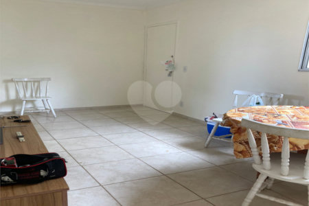 Apartamento à venda com 3 quartos, sendo 1 suíte - no condomínio Carlos Magno, São Carlos - SP