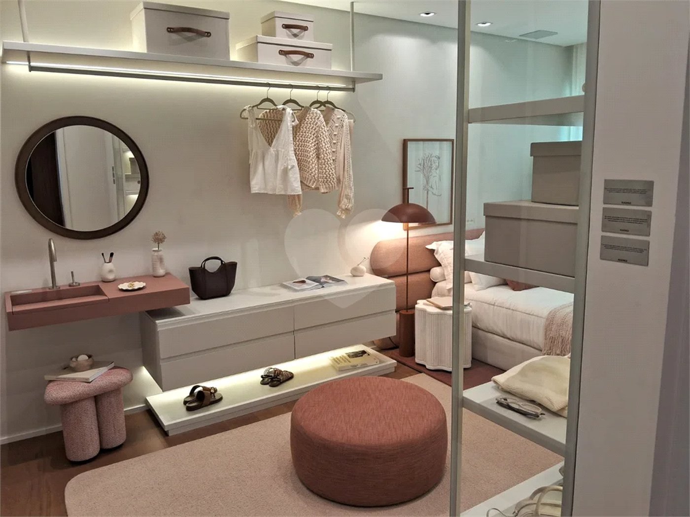 Apartamento à venda com 3 suítes em Moema, São Paulo, SP