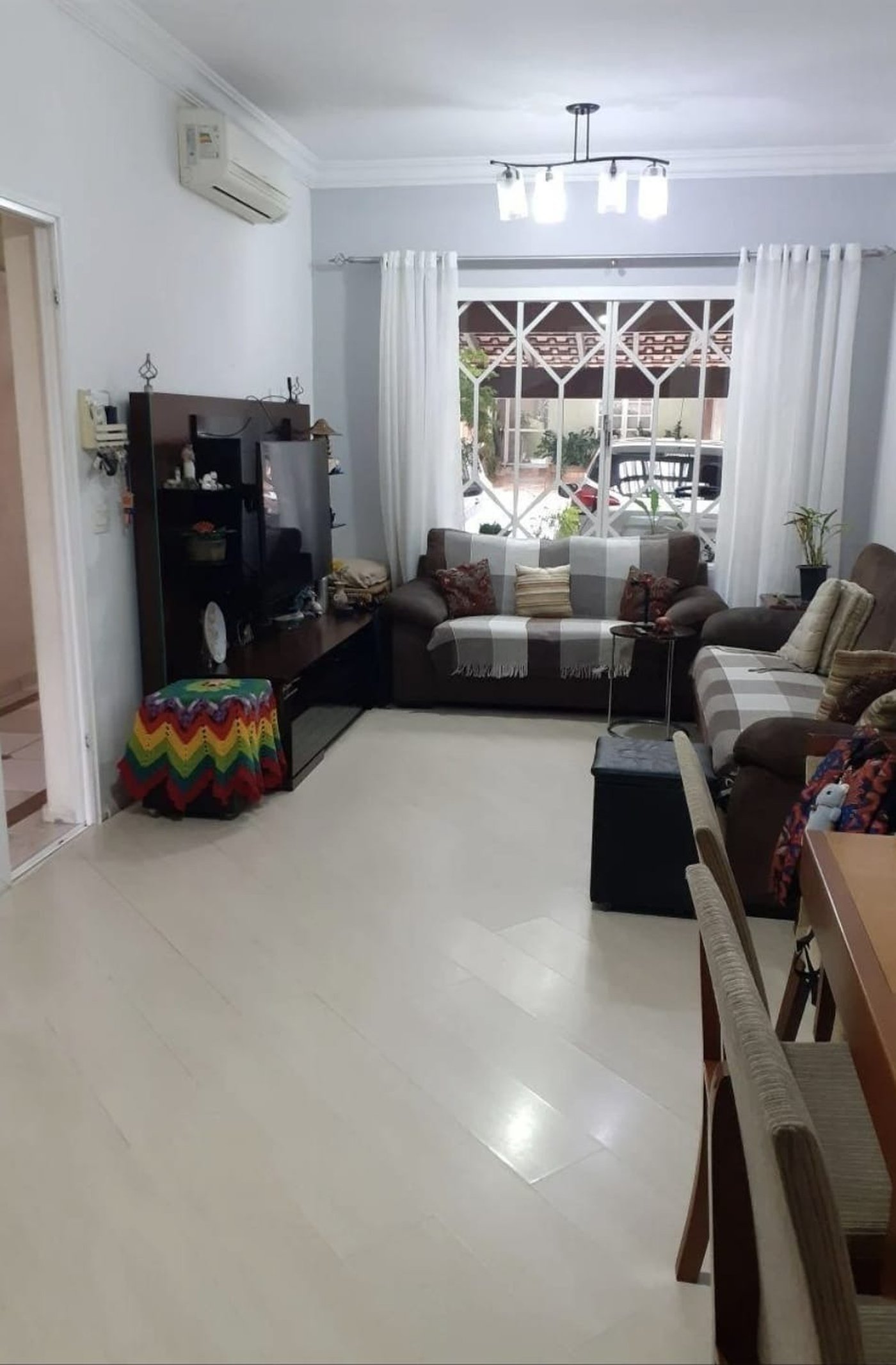 Sobrado espaçoso e completo em condomínio fechado no Bonfiglioli!