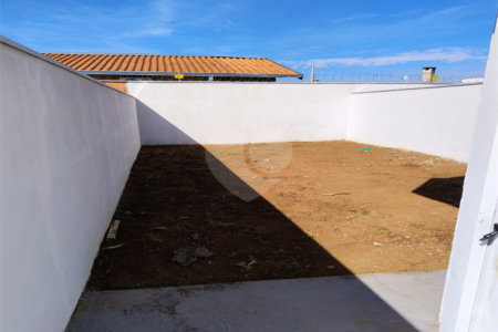 Casa nova 2 quartos dois banheiros Jardim Hikari