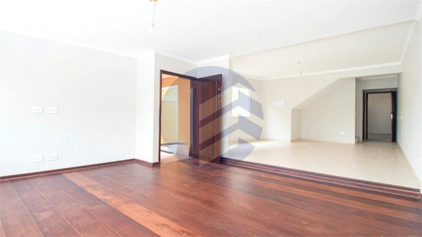 Sobrado à venda 240m² com 4 quartos, sendo 1 suíte, em Jardim Peri Peri a 650 metros do Metrô Vila Sônia