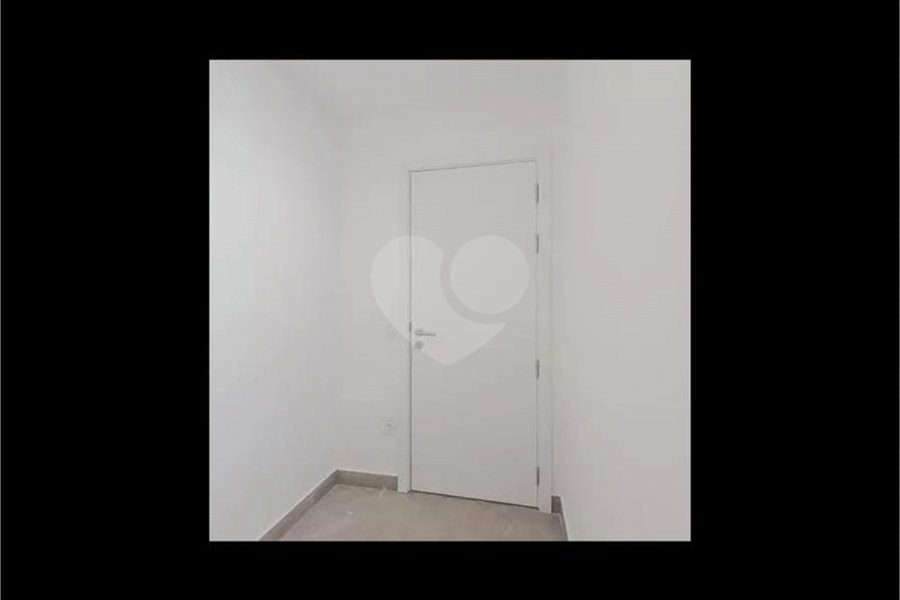 Praticidade e Localização em Perdizes: Apartamento Compacto de 30 m²!