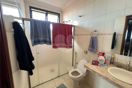 Casa a venda com 5 quartos em São Carlos