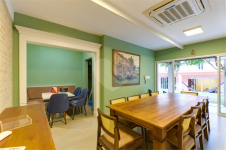 Casa à venda com 4 quartos, sendo 2 suítes,  em Alto da Boa Vista, São Paulo, SP
