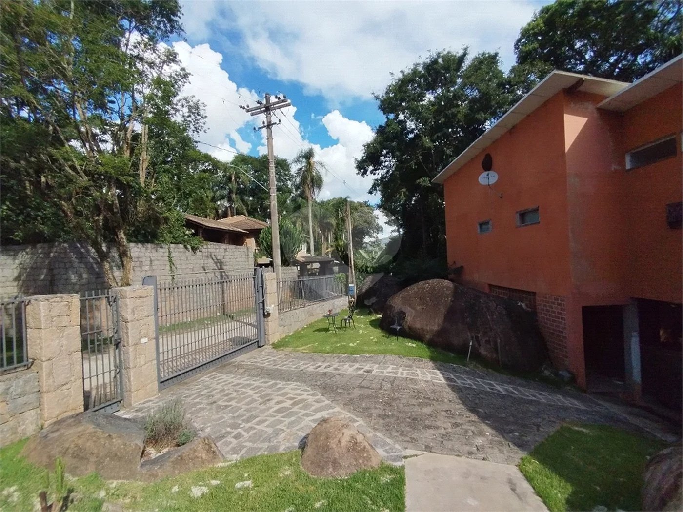 Chácara 3 Dormitórios, Suíte, Vaga. Mairiporã