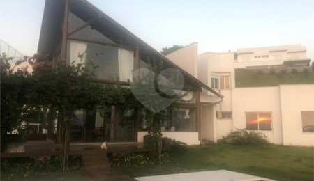 Casa à venda ou para alugar com 5 suítes em Residencial Jardim Primavera, Louveira, SP