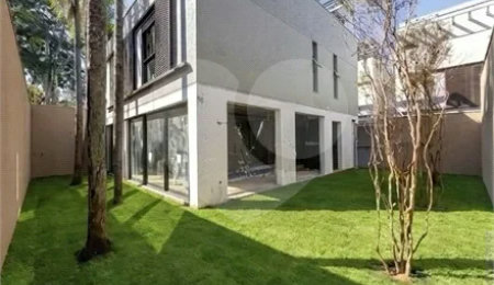 Casa em Condomínio 605M2, colado ao Clube Paineiras