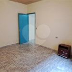 Casa ampla em bairro tranquilo – excelente oportunidade para morar ou investir!