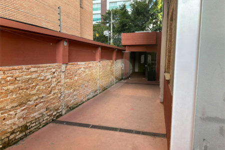 Excelente Casa Térrea Comercial em Região Nobre !!!