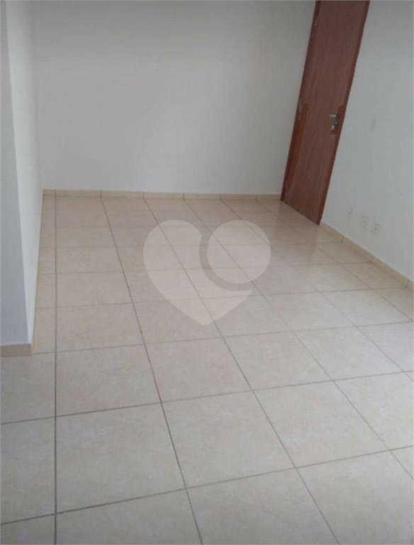 Apartamento para venda no Condomínio Residencial Monte Logan