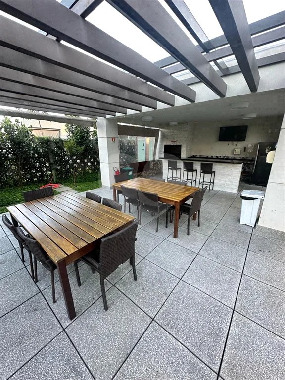 Apartamento à venda no bairro Vila Regente Feijó com 165 m² de área útil construída, com 3 dormitórios, sendo 3 suítes,Mobiliado com 3 Suítes 3 Vagas no Araribá Home Resort