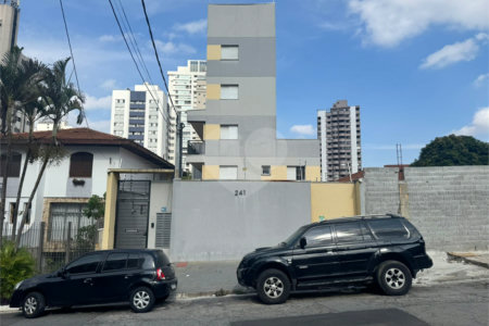 Apartamento 2 dormitórios c/ quintal privativo próximo ao futuro Metrô Anália Franco