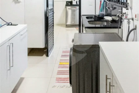 VILA NOVA CONCEIÇÃO - 216 M² - 4 VAGAS