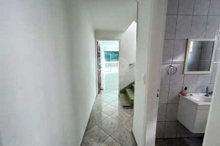 SOBRADO PARA LOCAÇÃO NO PARQUE DOMINGOS COM 03 DORM 01 SUITE 02 VAGAS DE GARAGEM