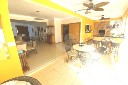 Casa à venda em Condomínio fechado em São Carlos Parque Faber 1