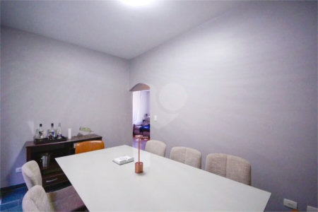 Casa com 4 Dormitórios sendo 1 suíte, com 3 Vagas