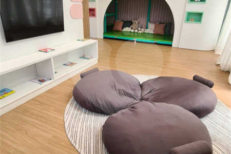 Charme, conforto e vista livre na Vila Clementino – 98 m² com pé-direito duplo!