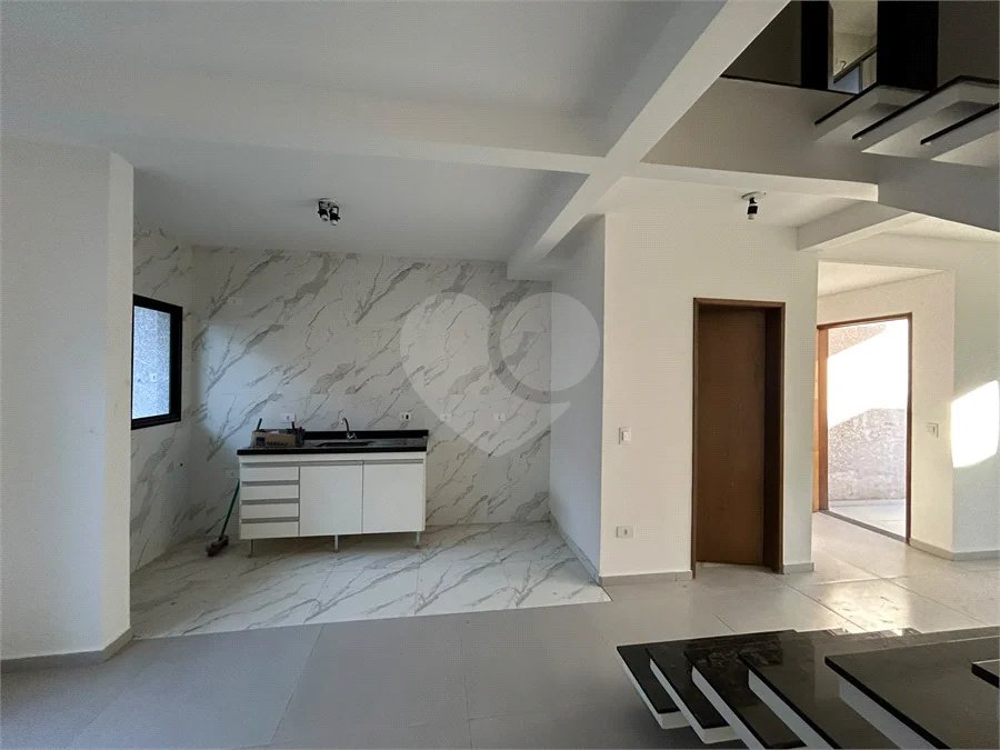 Casa à venda com 3 quartos, sendo 1 suíte, no condomínio Marselha VI, São Roque - SP