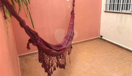 Casa à venda com 4 quartos, sendo 1 suíte,  em Cidade Domitila, São Paulo, SP