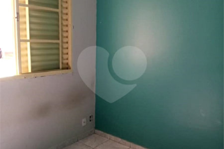 Apartamento no Condomínio Residencial Jardim das Torres.