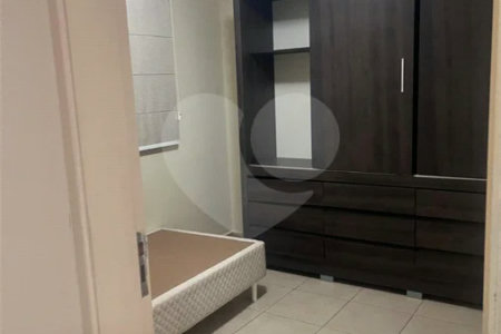 APARTAMENTO NO TÉRREO com Quintal.