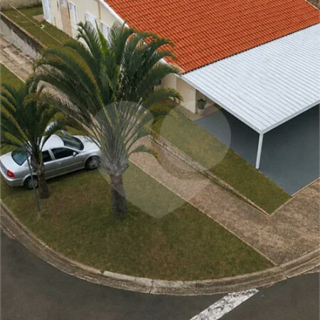 Casa À venda no Moradas II 3 dormitórios
