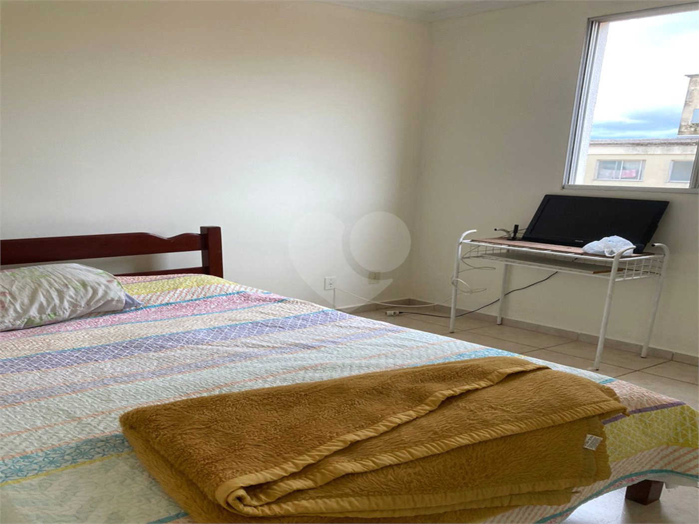 Apartamento à venda com 3 quartos, sendo 1 suíte - no condomínio Carlos Magno, São Carlos - SP
