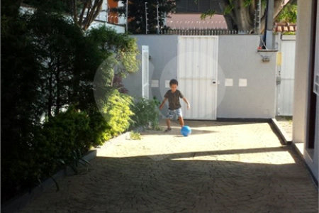 Casa em condomínio fechado - Saúde